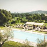 Pool Wedding ideas. The pool is a perfect setting also for the aperitifs
