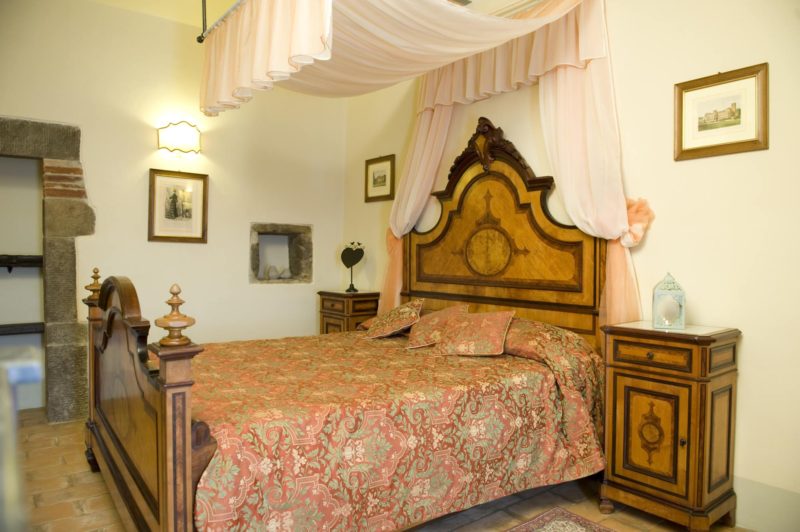 Villa wedding Italy. A different angle of a queen size bedroom in Suite Villa 1.