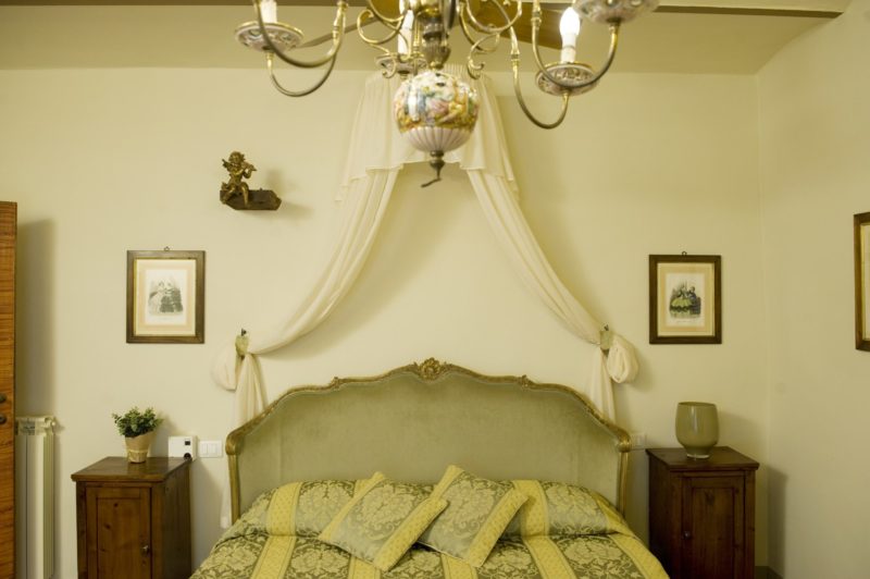 Weddings tuscany. A different view of the bedroom of Suite Villa 5.
