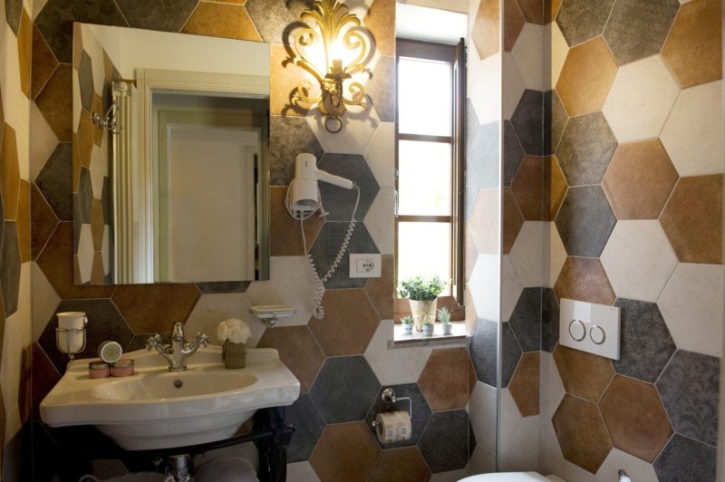 Wedding villa tuscany. One detail of the bathroom in Suite Villa 2.