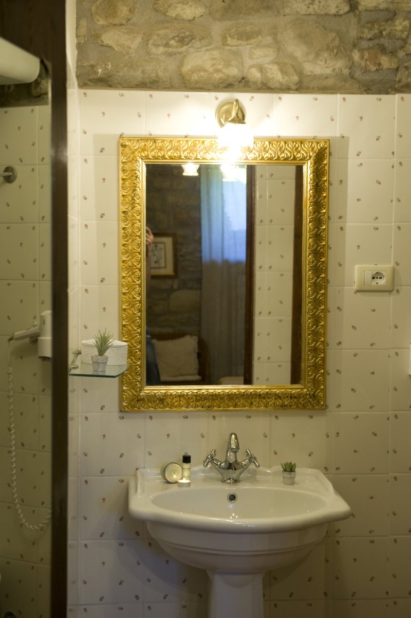 Italian Wedding Villas. The bathroom of Suite villa 7.